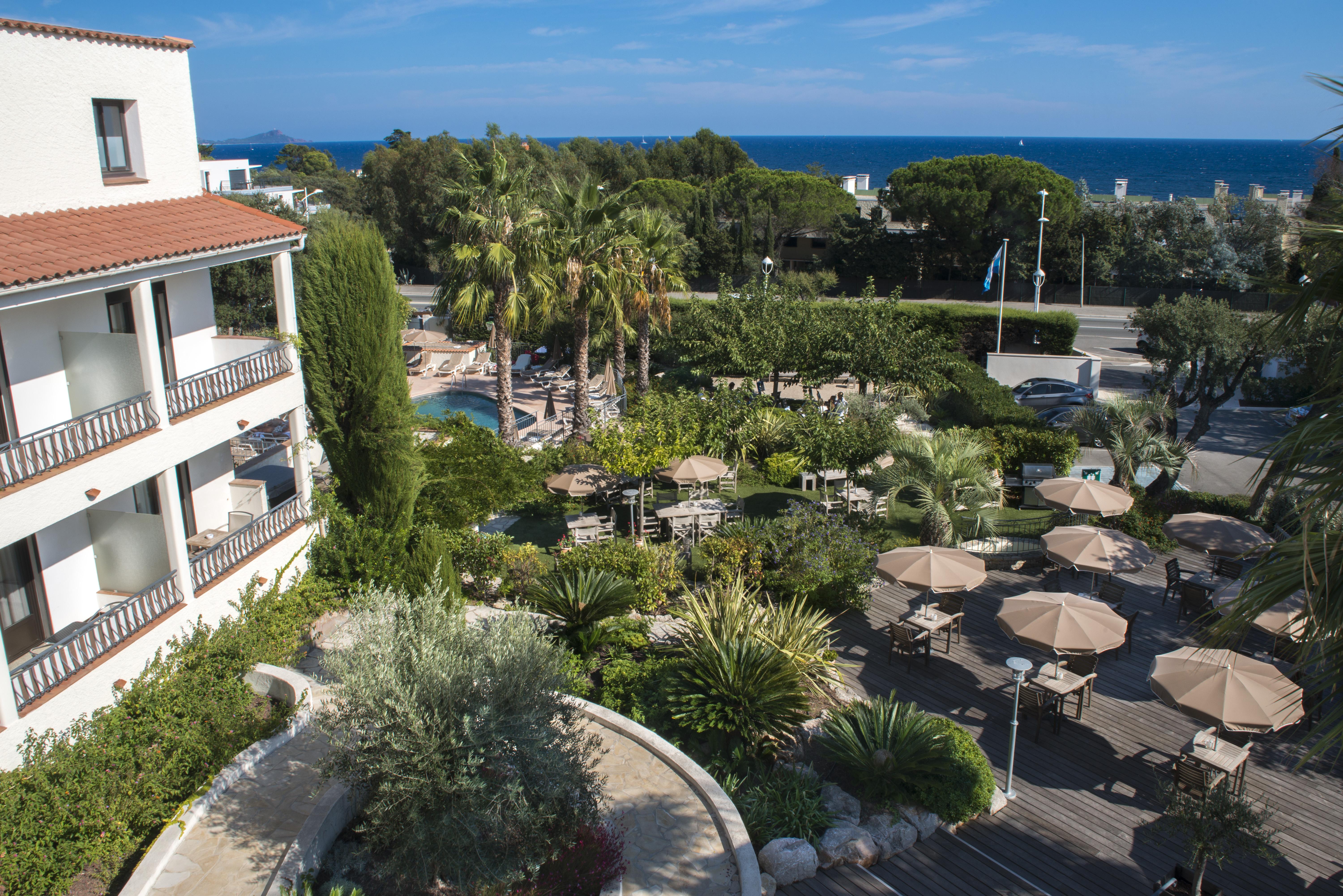 Van Der Valk Hotel Le Catalogne Сен-Агулф Екстериор снимка