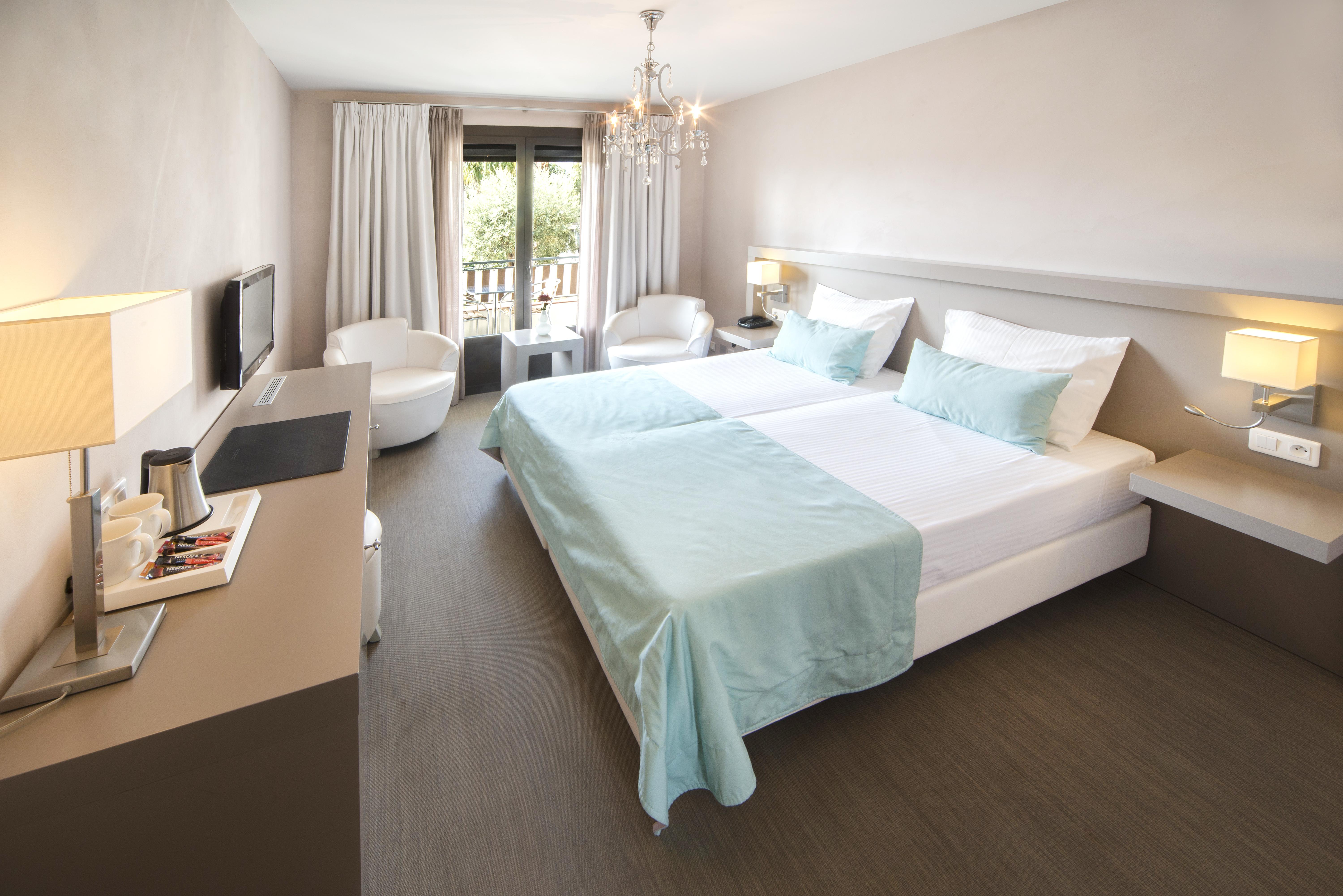 Van Der Valk Hotel Le Catalogne Сен-Агулф Екстериор снимка