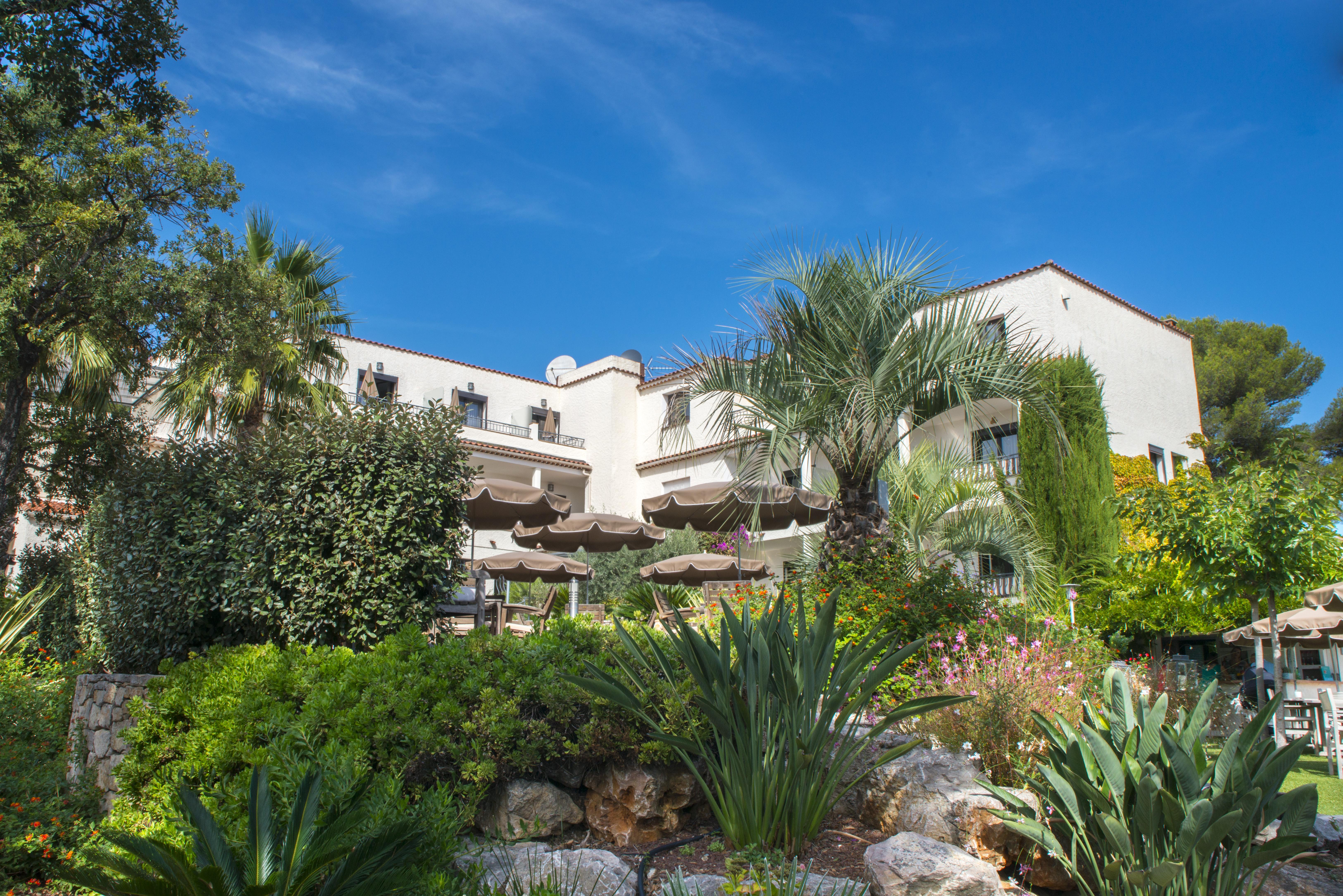 Van Der Valk Hotel Le Catalogne Сен-Агулф Екстериор снимка