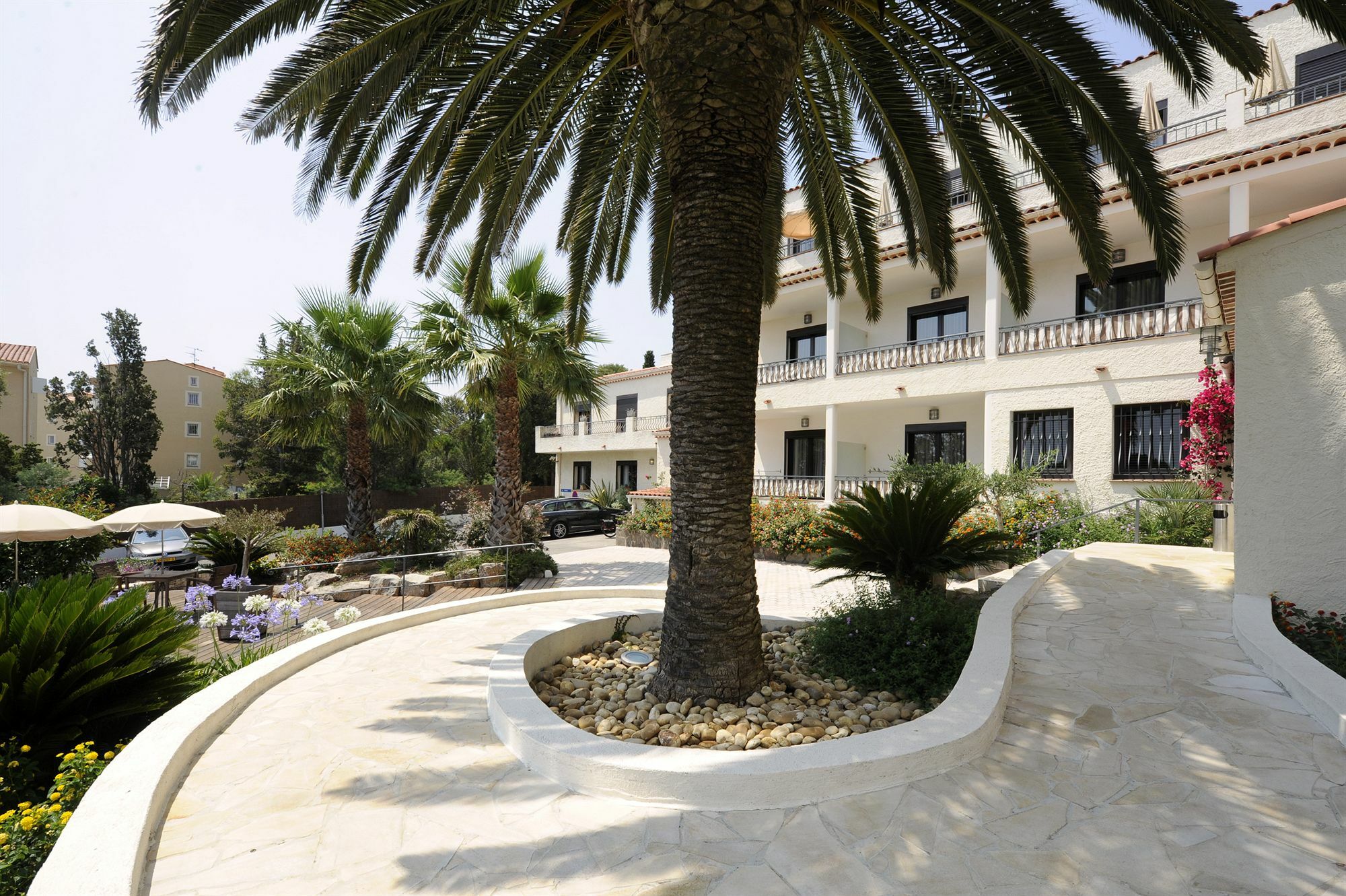 Van Der Valk Hotel Le Catalogne Сен-Агулф Екстериор снимка