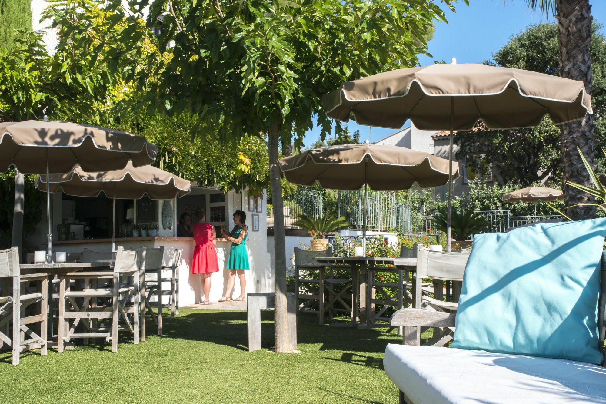 Van Der Valk Hotel Le Catalogne Сен-Агулф Екстериор снимка